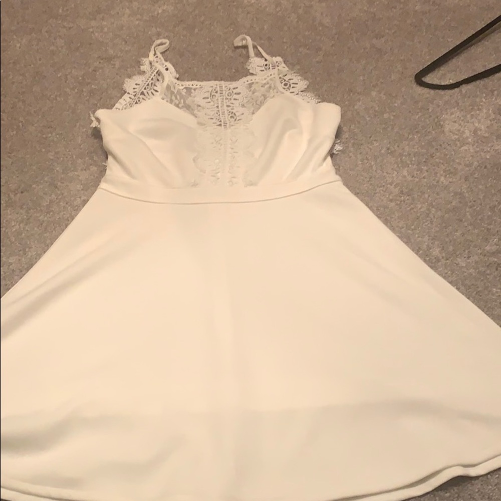 Dress with lace detail